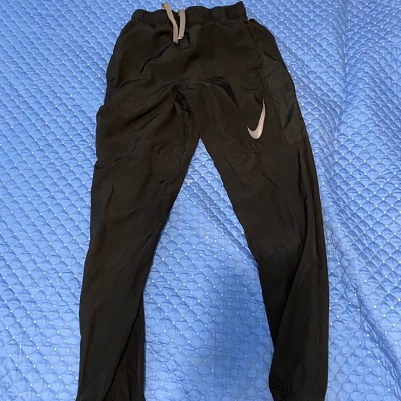 BOYS CLOTHING - Picture 11 of 16